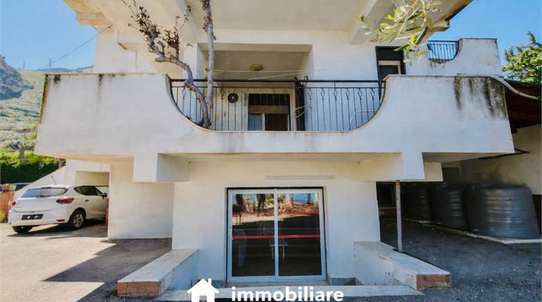 Appartamento in Villa in Vendita a Termini Imerese 