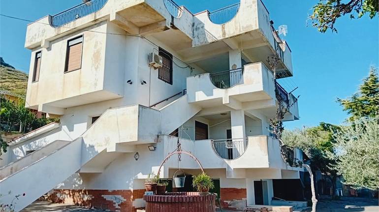 Apartment в продажа для Termini Imerese